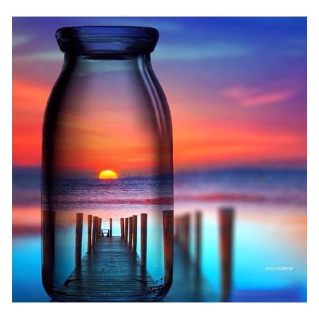 Full Diamond Painting kit | The reflection of the sunset by the sea in the glass bottle