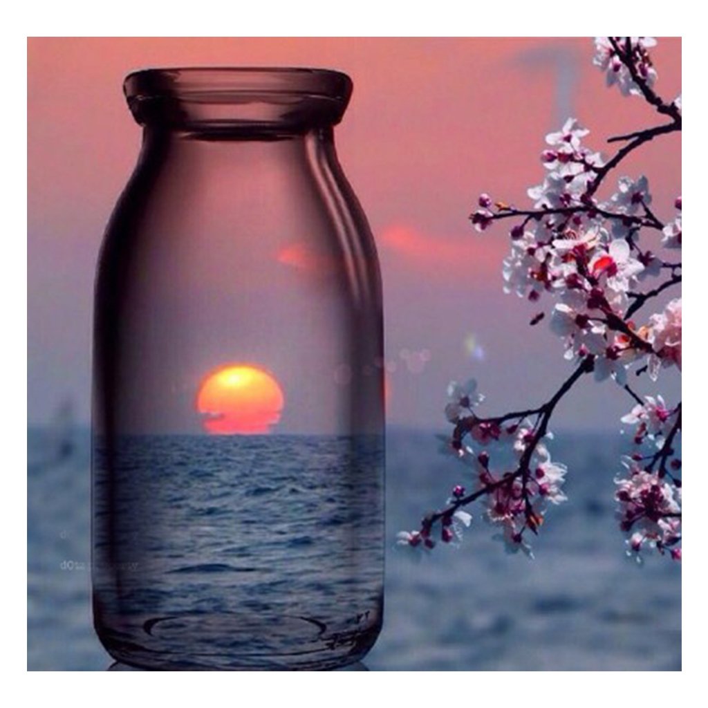 Full Diamond Painting kit | The reflection of the sunset in the glass bottle